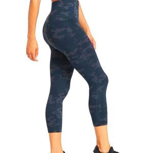 SPANX Camo Cropped Leggings